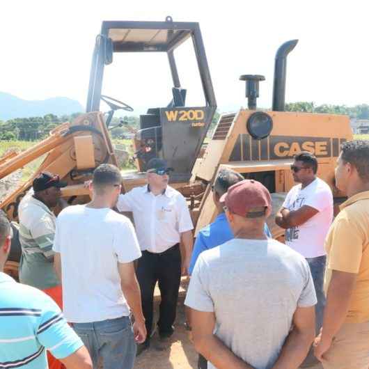 Alunos iniciam curso de Operador de Pá Carregadeira oferecido pelo Fundo Social de Caraguatatuba