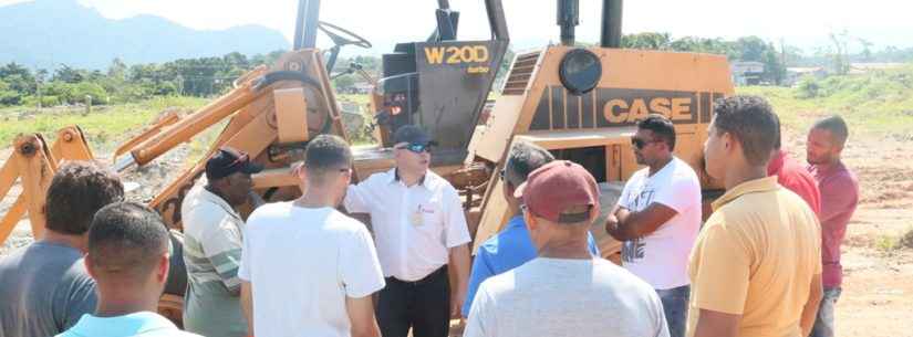 Alunos iniciam curso de Operador de Pá Carregadeira oferecido pelo Fundo Social de Caraguatatuba