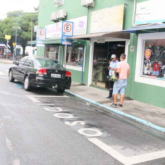 Prefeitura de Caraguatatuba prorroga prazo para renovação dos cartões de estacionamento para idosos e PCDs