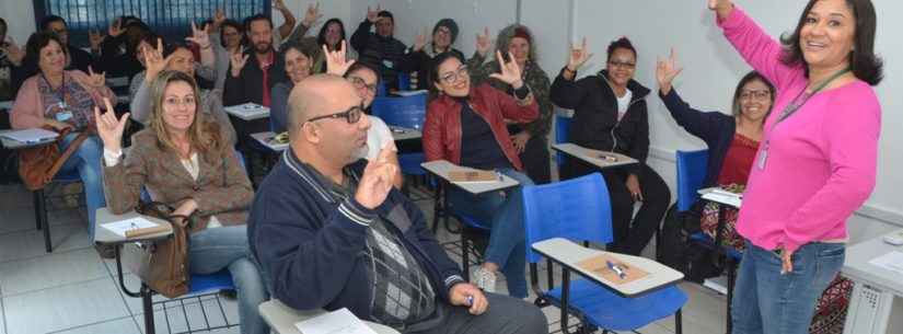 Servidores da Prefeitura de Caraguatatuba podem fazer curso gratuito de Libras