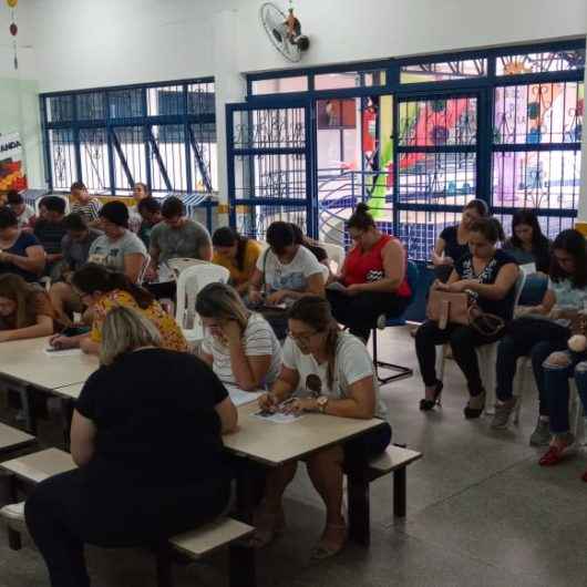 Funcionários das escolas da Rede Municipal de ensino recebem palestras sobre ética