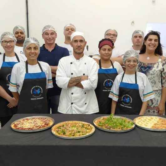 Alunos finalizam curso de pizzaiolo com novas oportunidades