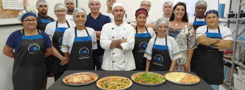 Alunos finalizam curso de pizzaiolo com novas oportunidades