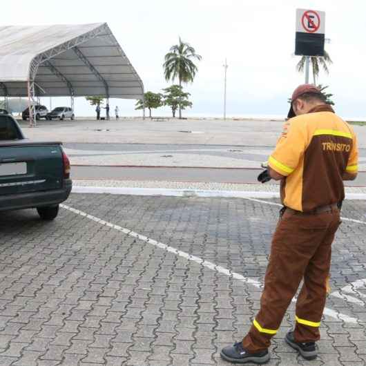 Covid-19: Estacionamentos próximos às praias estão proibidos em Caraguatatuba