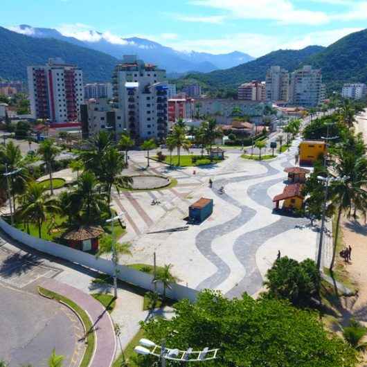 Prefeitura de Caraguatatuba inicia obras de revitalização da Praça Antônio Fachini na Martim de Sá