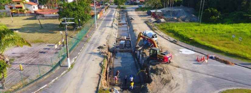 Prefeitura continua construção de canal extravasor na região do Santamarina