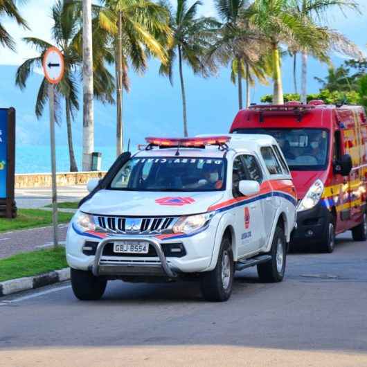 Defesa Civil e Bombeiros orientam banhistas a não ficarem nas praias