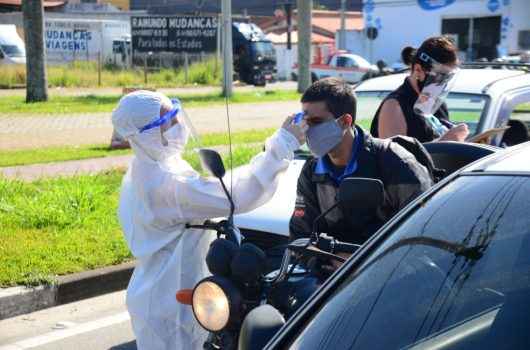 Barreira sanitária: veranistas dão desculpas de todos os tipos para vinda a Caraguatatuba Barreira sanitária: veranistas dão desculpas de todos os tipos para vinda a Caraguatatuba