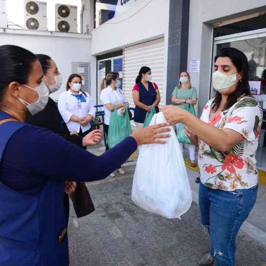 1,5 mil máscaras artesanais são entregues aos pacientes das Unidades Básicas de Saúde