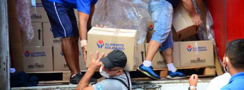 Caraguatatuba começa a distribuir cestas do Programa “Alimento Solidário”