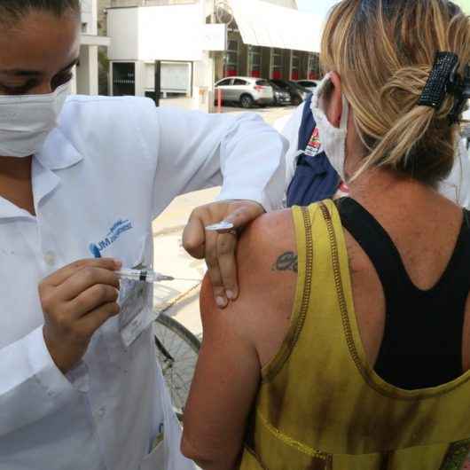 Vacinação contra a gripe (H1N1) para gestantes, puérperas e crianças continua