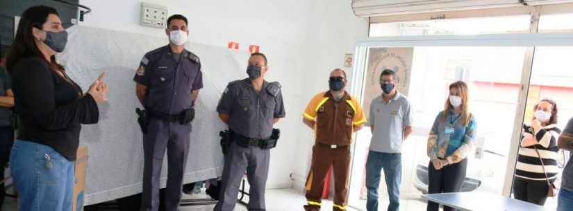 Fundo Social de Caraguatatuba entrega 300 máscaras “face shield” para profissionais da linha de frente no combate à pandemia