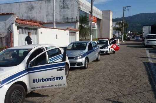 Prefeitura de Caraguatatuba e PM fiscalizam comércios para cumprimento de decreto estadual Prefeitura de Caraguatatuba e PM fiscalizam comércios para cumprimento de decreto estadual