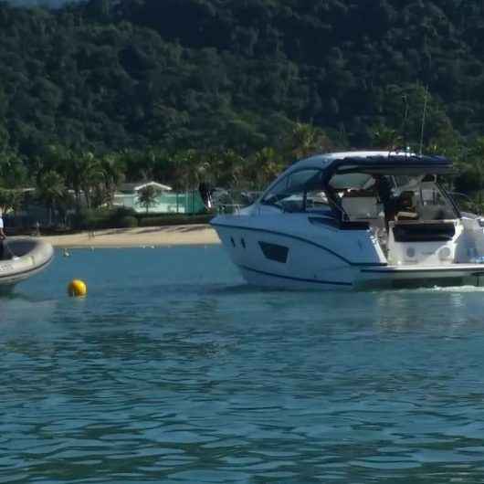 Prefeitura de Caraguatatuba e Marinha fiscalizam embarcações no final de semana