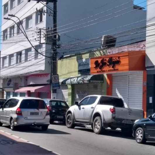 Fiscalização da Prefeitura de Caraguatatuba vistoria 340 estabelecimentos no super feriadão