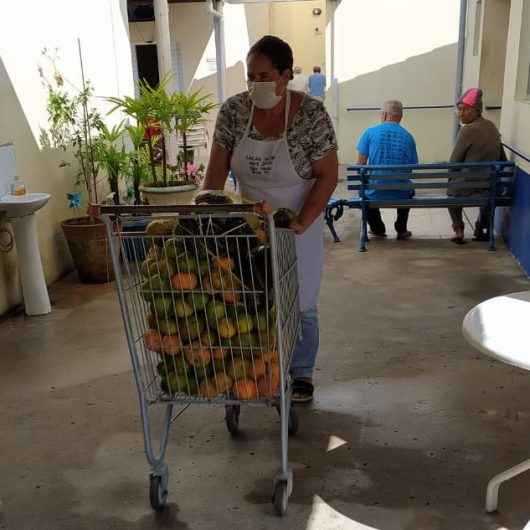 Prefeitura de Caraguatatuba doa a Asilo 130 quilos de produtos apreendidos na Tabatinga