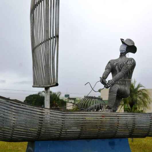 Fundacc instala máscaras em monumentos para incentivar população na prevenção contra Covid-19