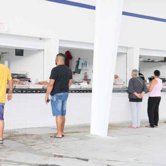 Pescadores do Entreposto do Camaroeiro comemoram Dia de São Pedro e aumento nas vendas