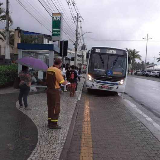 Prefeitura de Caraguatatuba reforça fiscalização na Praiamar e cobra reforço de ônibus em horários de pico