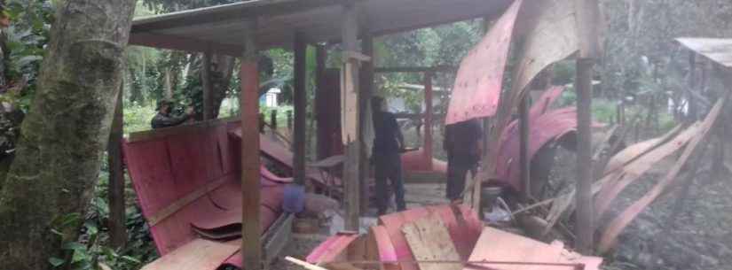 Prefeitura de Caraguatatuba derruba mais um barraco em APP no Rio Claro
