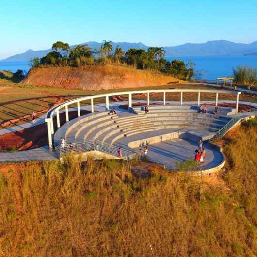 Prefeito vistoria obras do Complexo Turístico do Camaroeiro