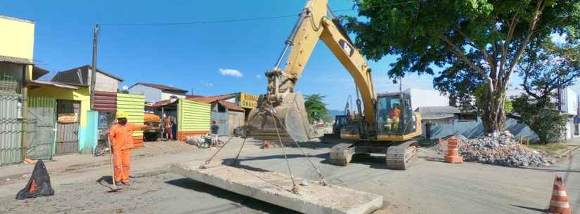 Obras de drenagem já se aproximam da Avenida Brasília