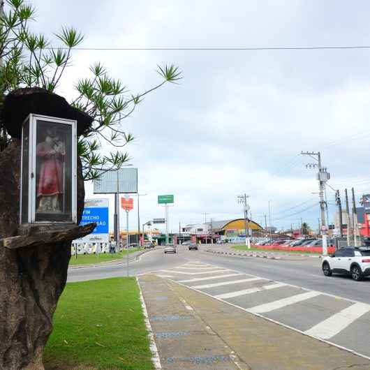 Dia de São Cristovão tem carreata e benção de veículos em Caraguatatuba