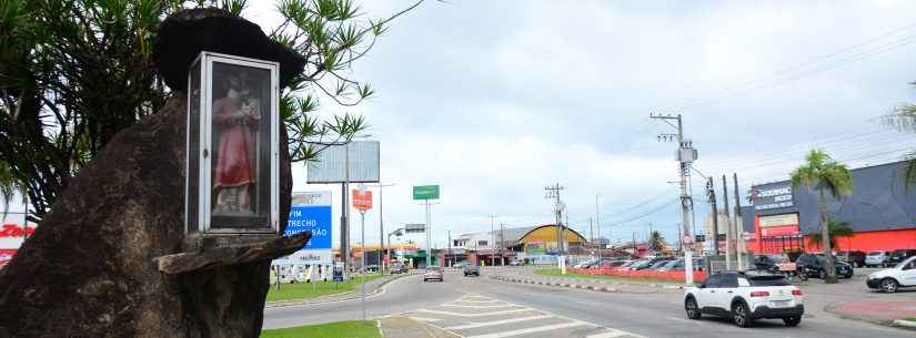 Dia de São Cristovão tem carreata e benção de veículos em Caraguatatuba