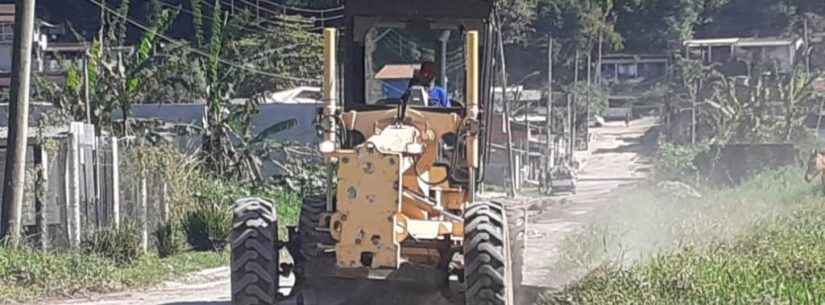 Prefeitura realiza serviço de nivelamento no Jardim Santa Rosa (Morro do Chocolate)