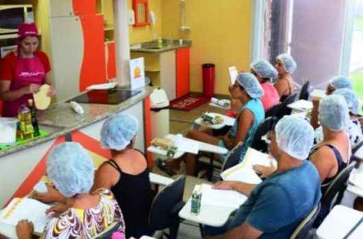 Cerca de 3 mil pessoas foram capacitadas para o mercado de trabalho em Caraguatatuba Cerca de 3 mil pessoas foram capacitadas para o mercado de trabalho em Caraguatatuba