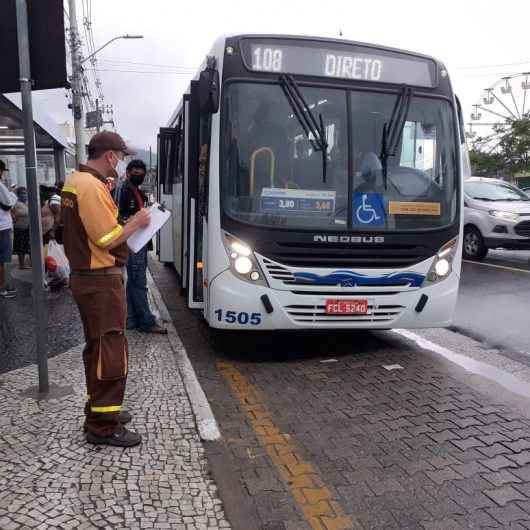 Prefeitura autua Praiamar Transportes por lotação e falta de limpeza de veículos