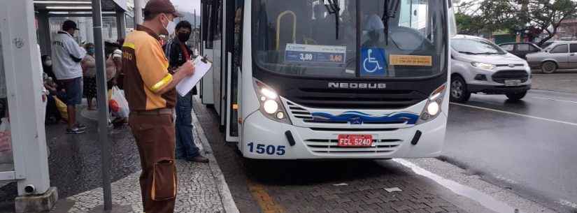 Prefeitura autua Praiamar Transportes por lotação e falta de limpeza de veículos