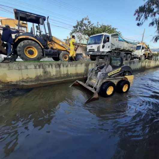 Galerias da Avenida Brasil recebem serviços de desassoreamento e limpeza