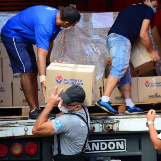 Caraguatatuba começa a distribuir cestas do 2º lote do Programa “Alimento Solidário”