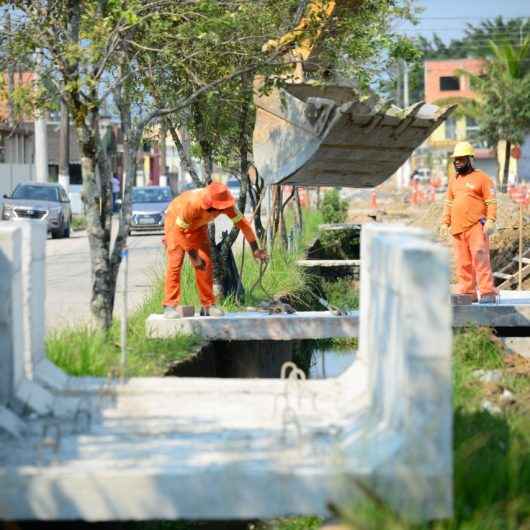 Obras de drenagem na Avenida Brasília continuam e Prudente de Moraes já recebe revitalização