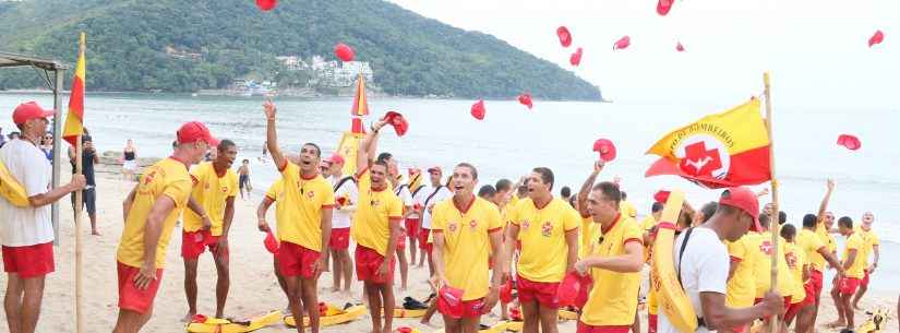 Caraguatatuba forma 44 Guardas-Vidas Temporários para fim e começo do ano