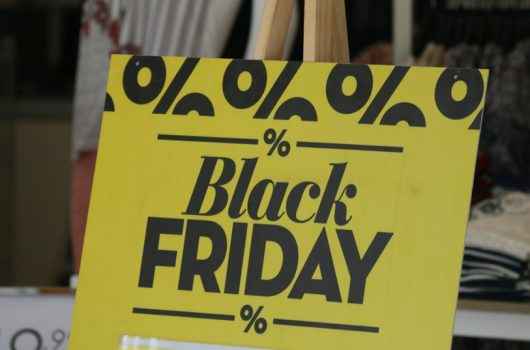 Procon de Caraguatatuba alerta sobre “pegadinhas” e golpes nas ofertas da Black Friday Procon de Caraguatatuba alerta sobre “pegadinhas” e golpes nas ofertas da Black Friday