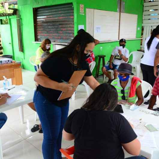 Prefeitura cadastra mais de 100 moradores do Morro do Chocolate para processo de regularização fundiária