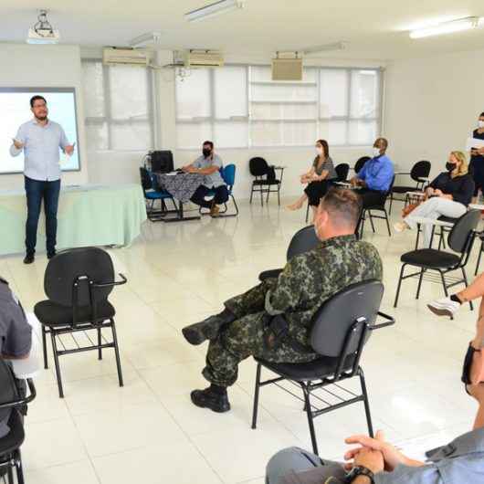 Prefeitura de Caraguatatuba debate criação de Plano de Contingência para alta temporada