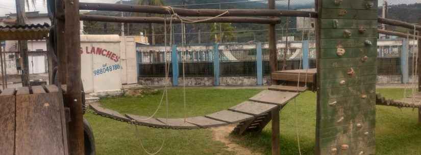 Prefeitura de Caraguatatuba restaura parquinho e alerta para casos de vandalismo