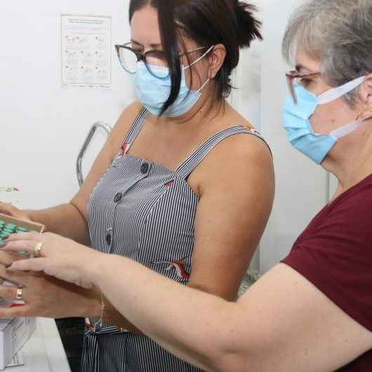 Caraguatatuba recebe lote da AstraZeneca e vai ampliar imunização para profissionais de Saúde