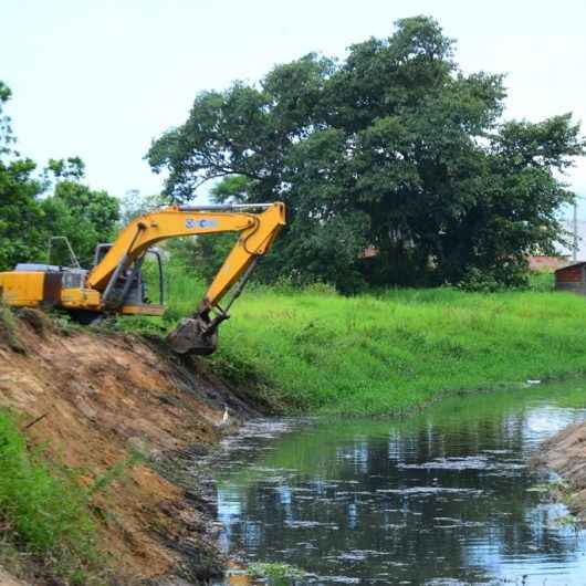 Prefeitura continua com força tarefa de limpeza de rios e córregos no Pegorelli