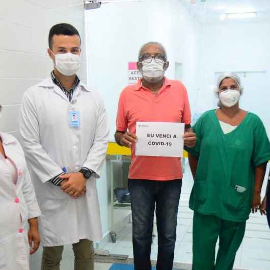 Paciente recebe alta da Casa de Saúde Stella Maris após 69 dias internado com Covid-19