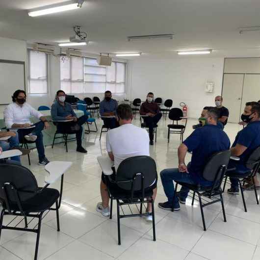 Prefeitura de Caraguatatuba se reúne com comissão de comerciantes para tratar sobre Fase Vermelha do Plano São Paulo