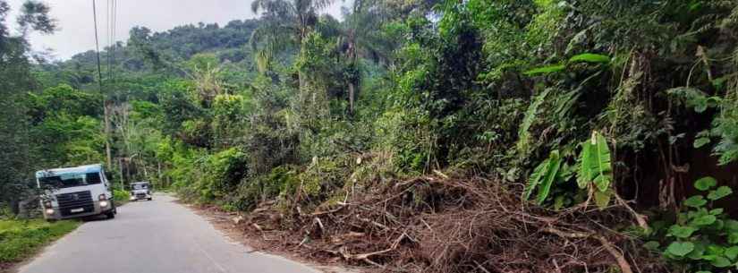 Prefeitura de Caraguatatuba realiza manutenção na Estrada do Rio Claro