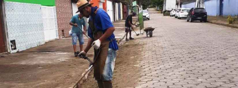 Prefeitura de Caraguatatuba realiza limpeza de córregos do bairro Jaraguazinho