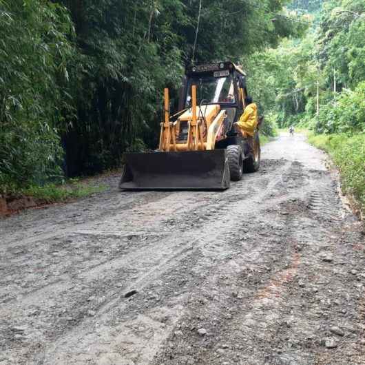 Prefeitura de Caraguatatuba finaliza manutenção na estrada do Poço da Anta