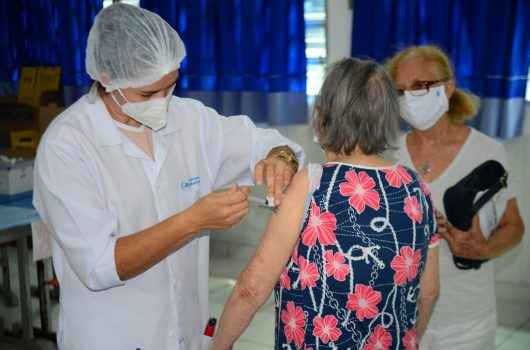 Prefeitura de Caraguatatuba inicia vacinação contra Covid-19 para idosos de 80 a 84 anos a partir de segunda-feira (1) Prefeitura de Caraguatatuba inicia vacinação contra Covid-19 para idosos de 80 a 84 anos a partir de segunda-feira (1)