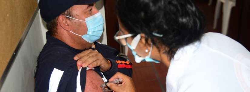 Caraguatatuba inicia aplicação da segunda dose da vacina contra Covid-19 para profissionais da linha de frente