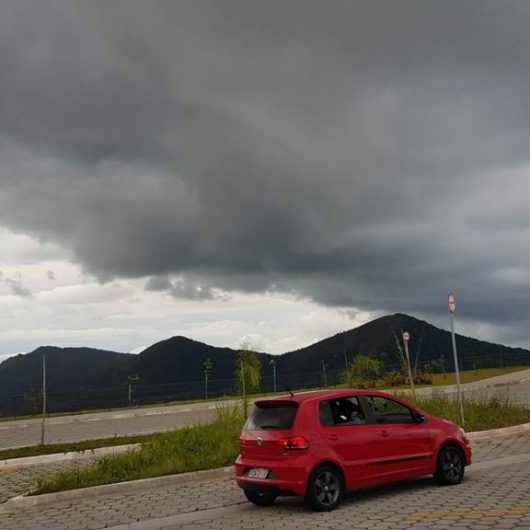 Chuvas em fevereiro ultrapassam média mensal em 14% em Caraguatatuba; Defesa Civil faz novo alerta